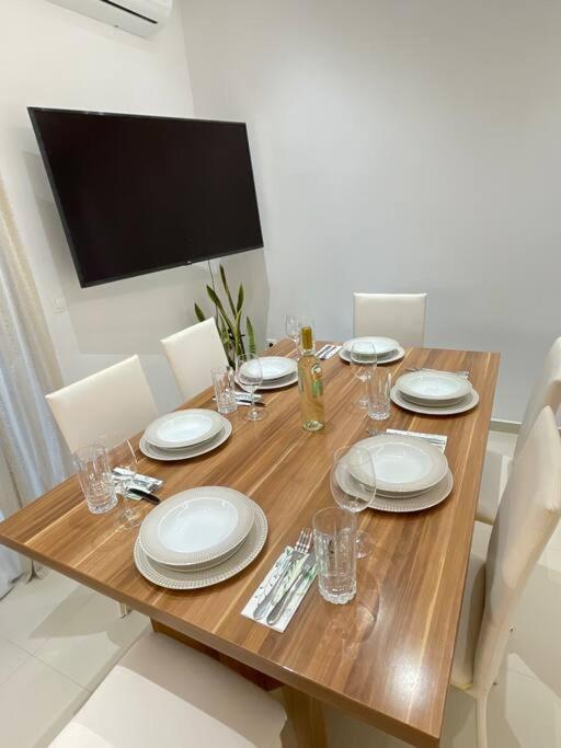 The Cosy Nest - Breakfast Lncluded Apartment